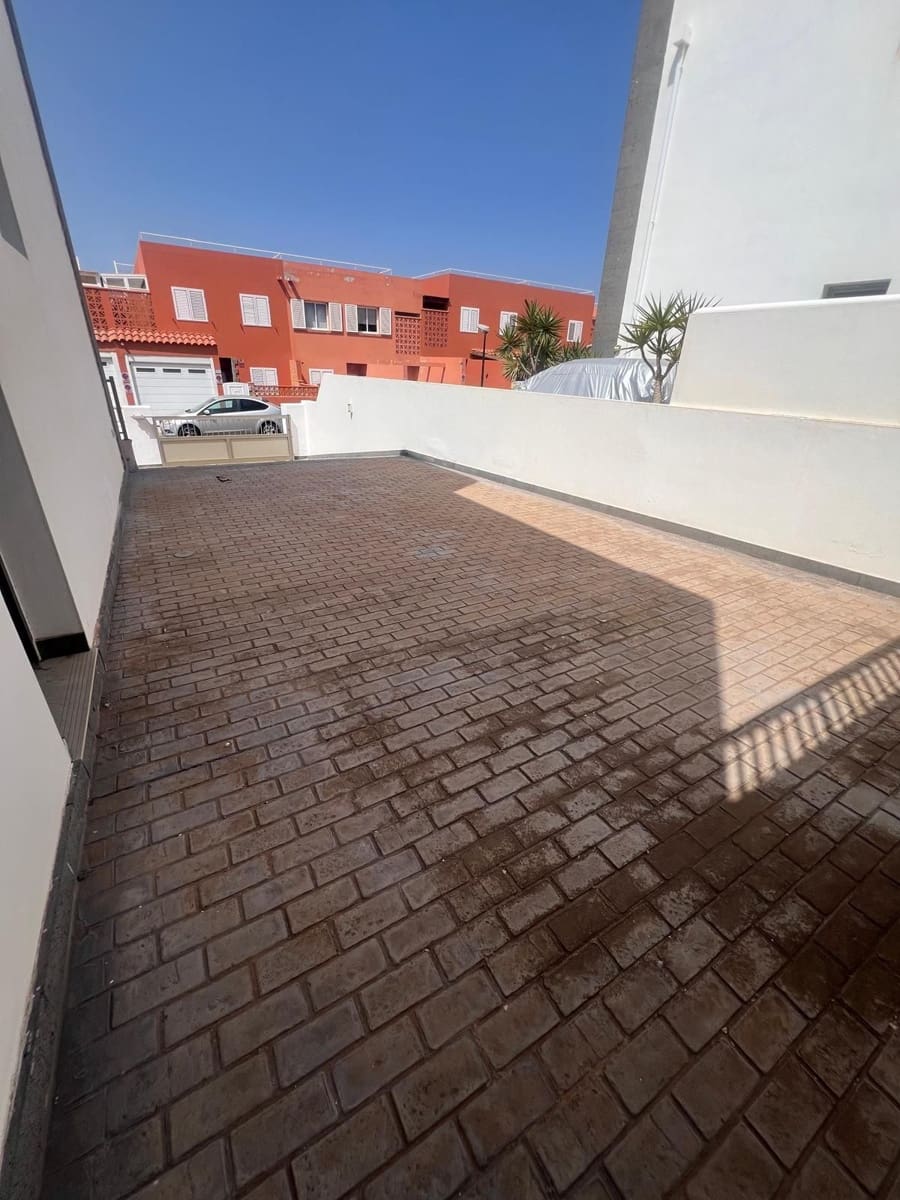 3 bedroom Townhouse for sale in Puerto del Rosario - € 315,000 (Ref: 9873035)