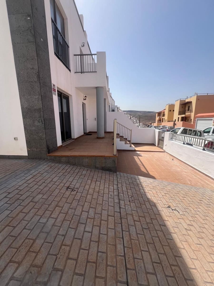 3 bedroom Townhouse for sale in Puerto del Rosario - € 315,000 (Ref: 9873035)