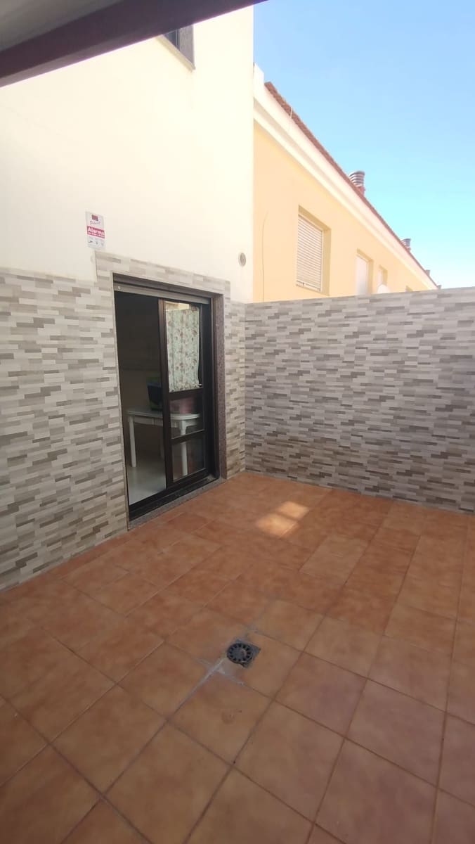 3 bedroom Villa for sale in Puerto del Rosario with garage - € 283,500 (Ref: 9880641)
