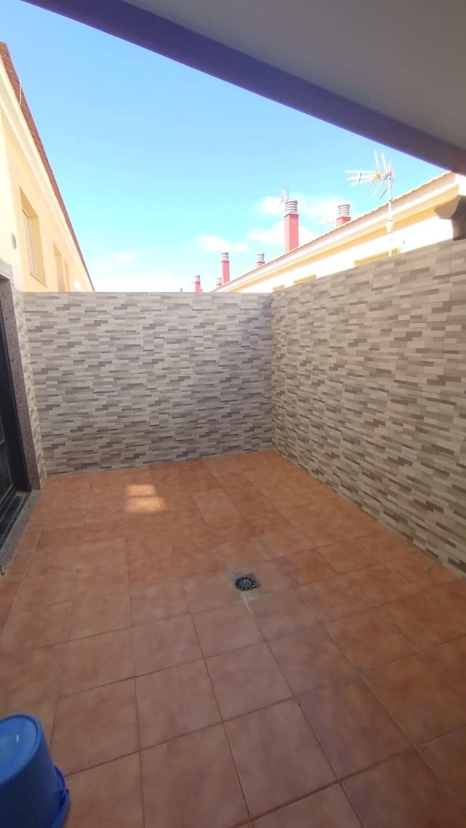 3 bedroom Villa for sale in Puerto del Rosario with garage - € 283,500 (Ref: 9880641)