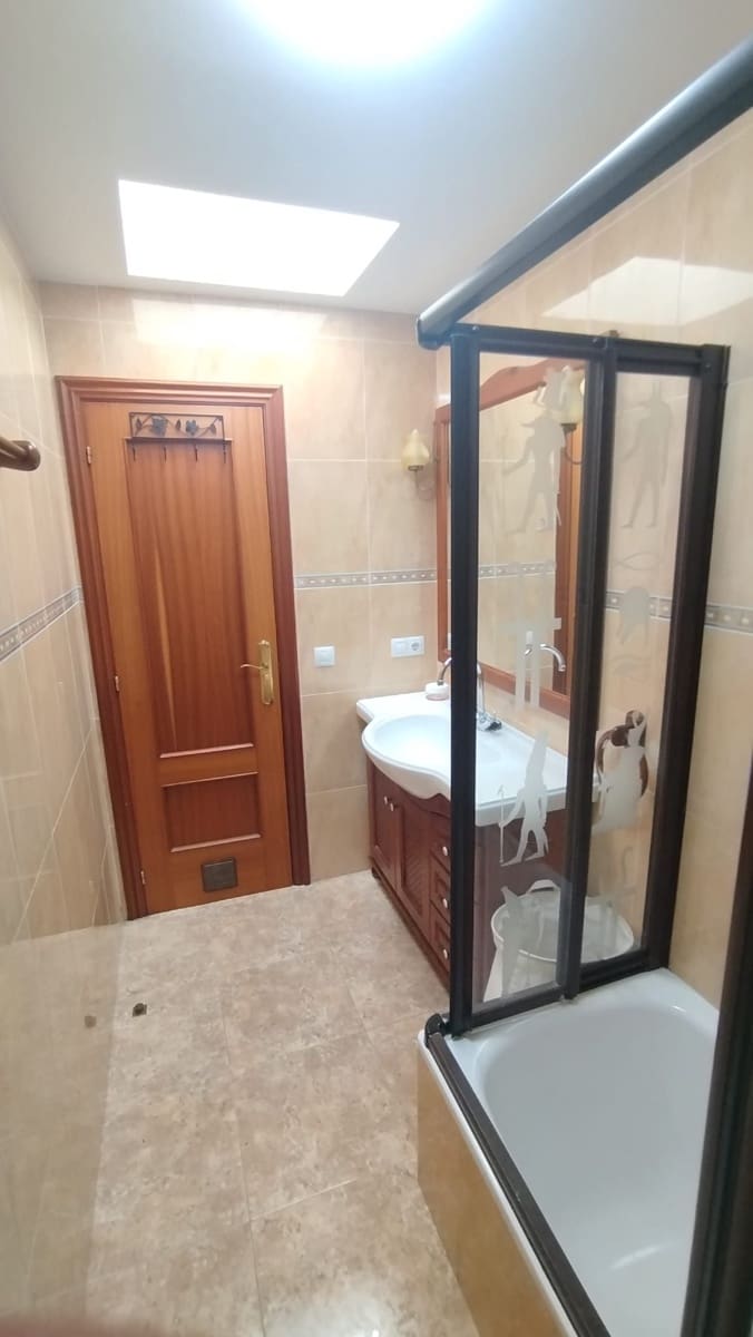 3 bedroom Villa for sale in Puerto del Rosario with garage - € 283,500 (Ref: 9880641)