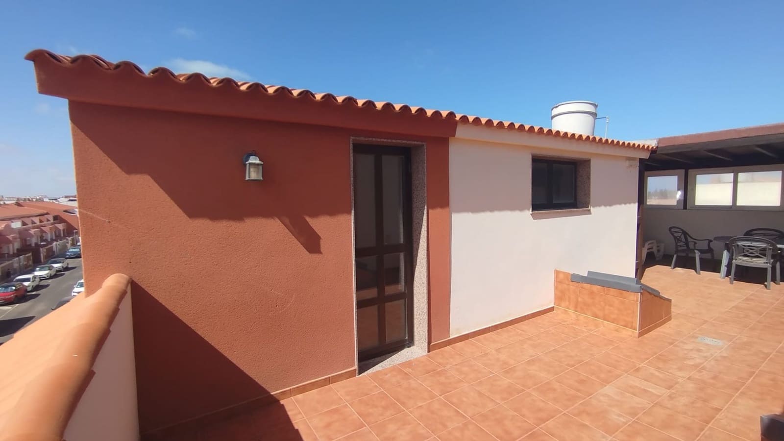 3 bedroom Villa for sale in Puerto del Rosario with garage - € 283,500 (Ref: 9880641)