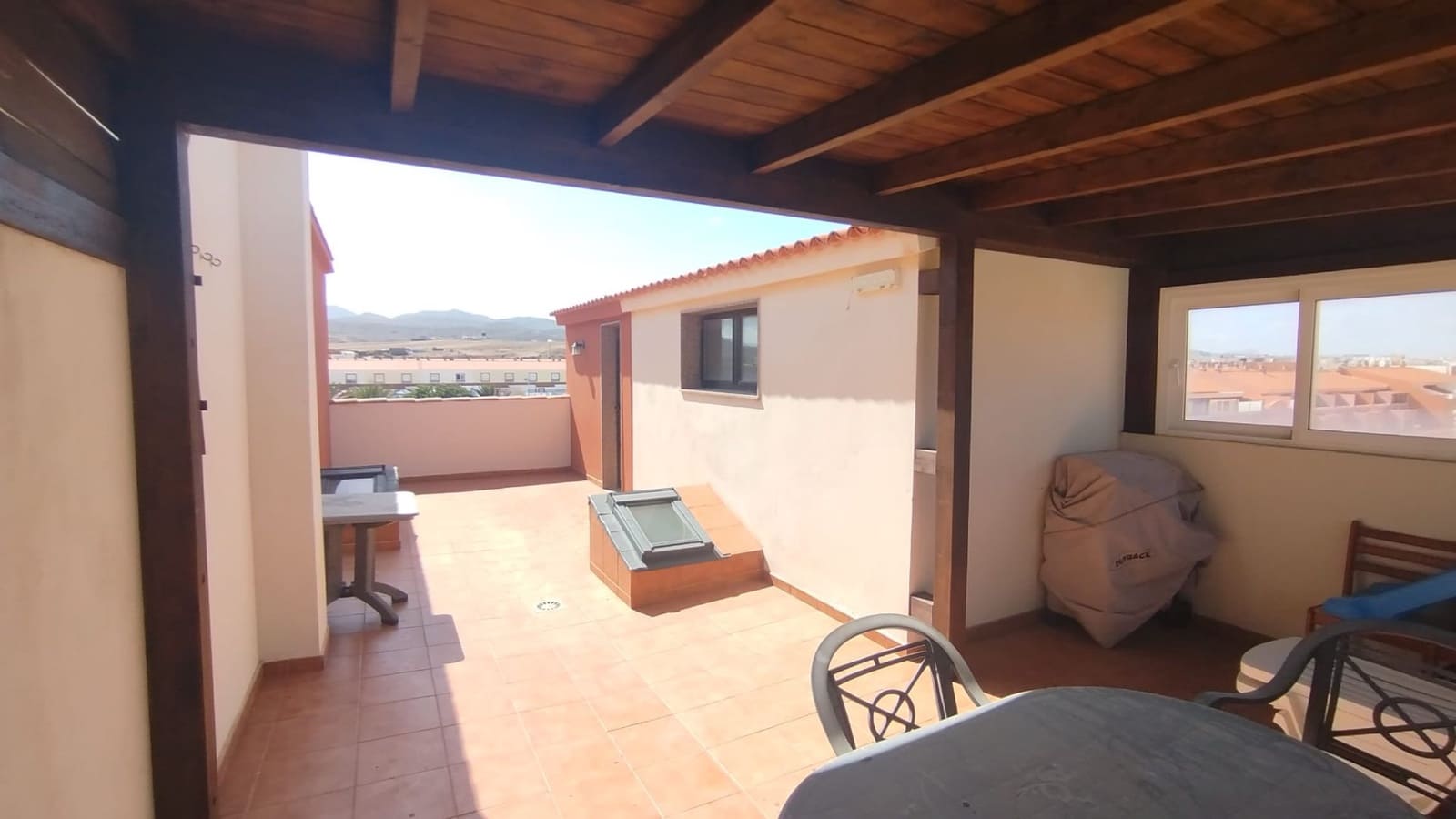 3 bedroom Villa for sale in Puerto del Rosario with garage - € 283,500 (Ref: 9880641)