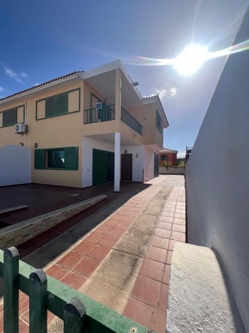 3 makuuhuone Paritalo vuokrattavana paikassa Tarajalejo, Tuineje - 1 200 € (Ref: 9893772)