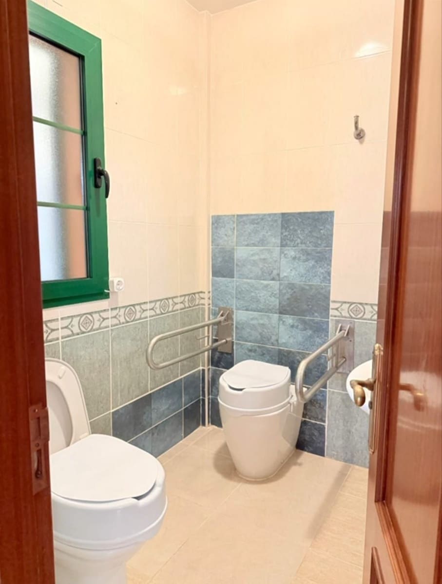 3 bedroom Semi-detached Villa for rent in Tarajalejo with garage - € 1,500 (Ref: 9893772)