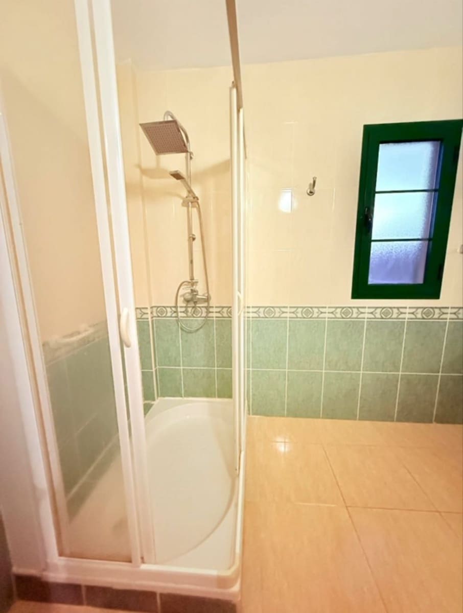 3 bedroom Semi-detached Villa for rent in Tarajalejo with garage - € 1,500 (Ref: 9893772)