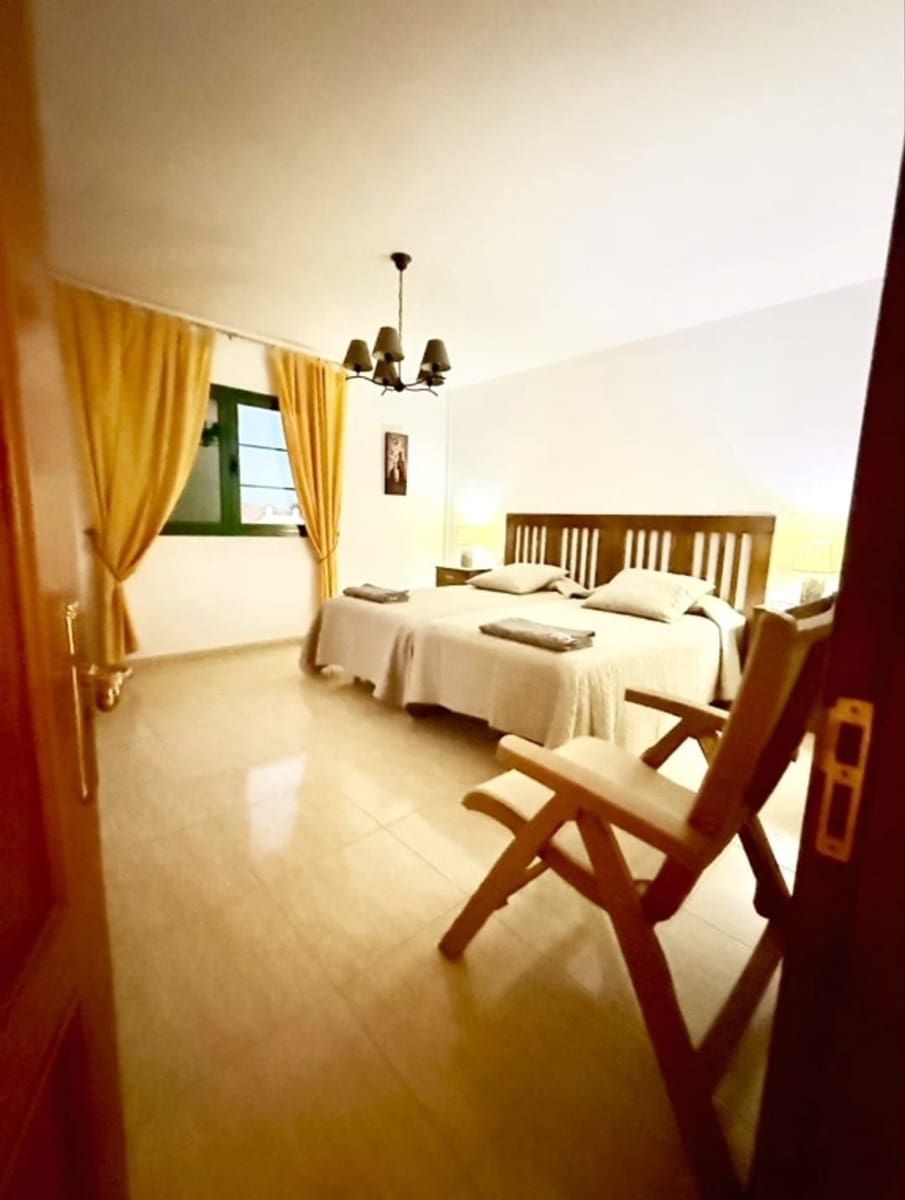 3 bedroom Semi-detached Villa for rent in Tarajalejo with garage - € 1,500 (Ref: 9893772)