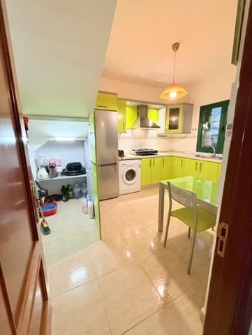 3 slaapkamer Halfvrijstaande villa te huur in Tarajalejo, Tuineje met garage - € 1.200 (Ref: 9893772)