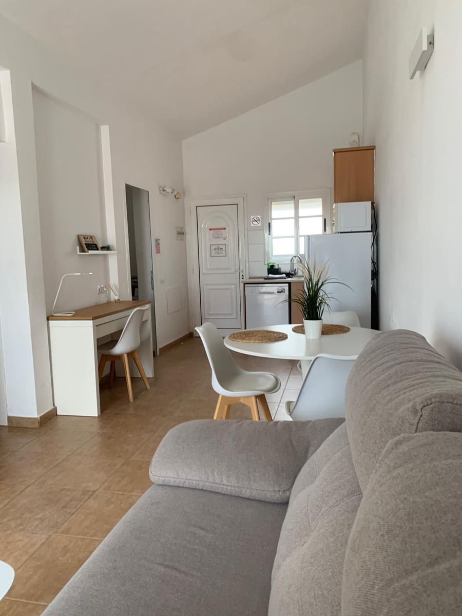 1 Zimmer Bungalow zu verkaufen in Caleta de Fuste mit Pool Garage - 190.000 € (Ref: 9924199)