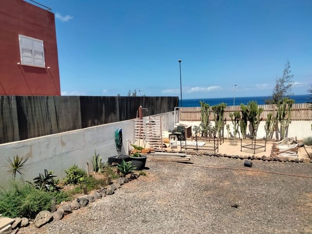 Piso de 3 habitaciones en Puerto del Rosario en venta - 300.000 € (Ref: 9962141)