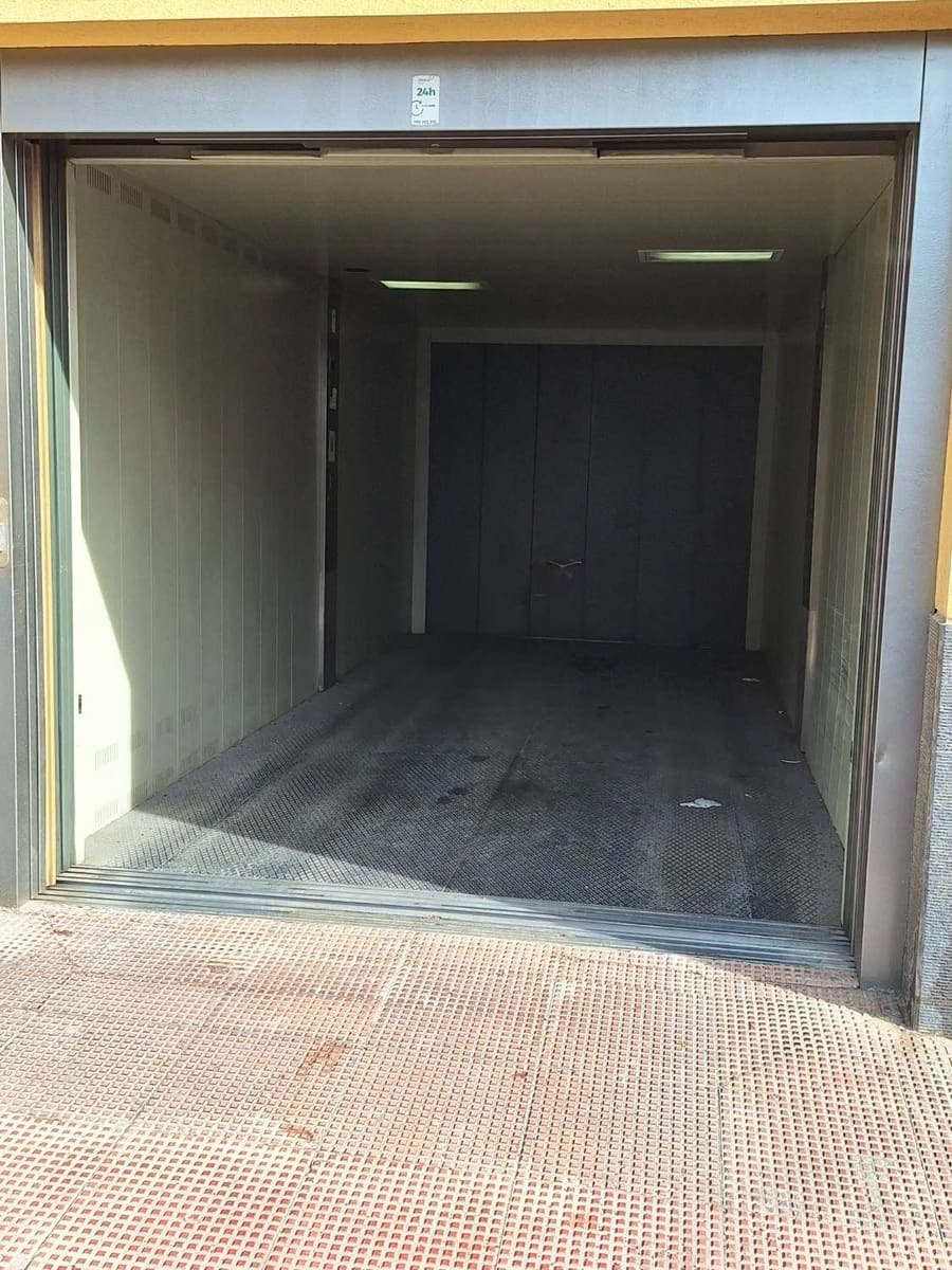 Garaż na sprzedaż w Torrevieja - 19 999 € (Ref: 8309012)