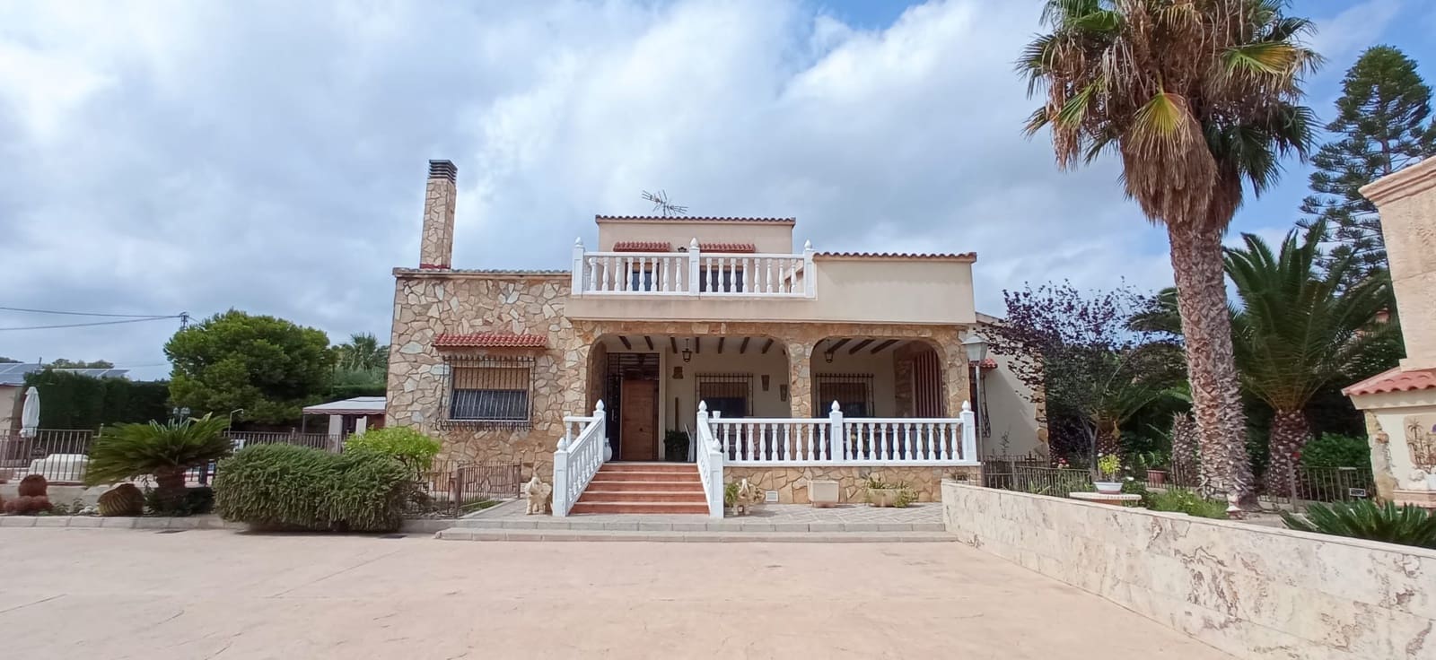 4 soveværelse Villa til salg i Elche / Elx med swimmingpool garage - € 459.000 (Ref: 8741951)