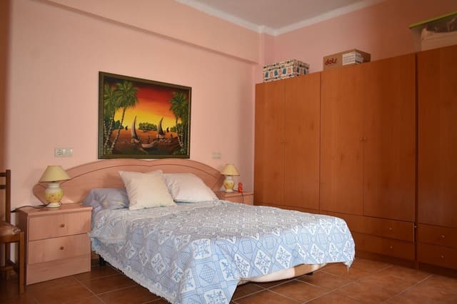 4 makuuhuone Asunto myytävänä paikassa Villena - 110 000 € (Ref: 8878876)