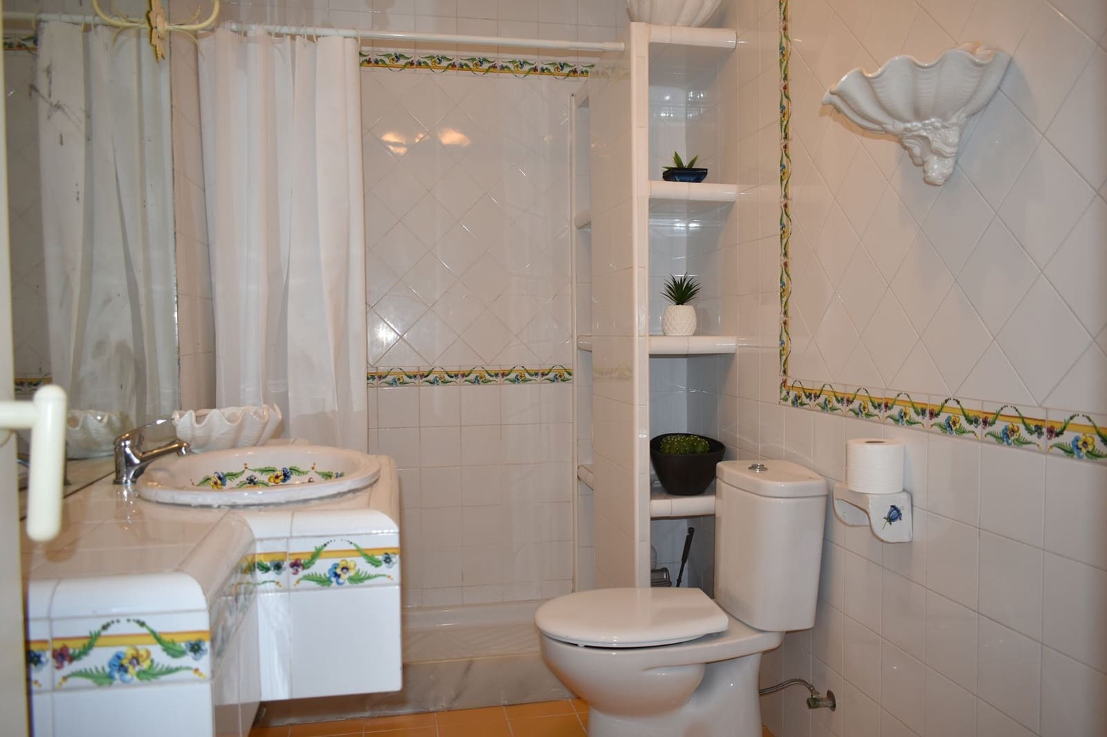 3 makuuhuone Huvila myytävänä paikassa Santa Pola mukana uima-altaan 
autotalli - 399 000 € (Ref: 8895392)