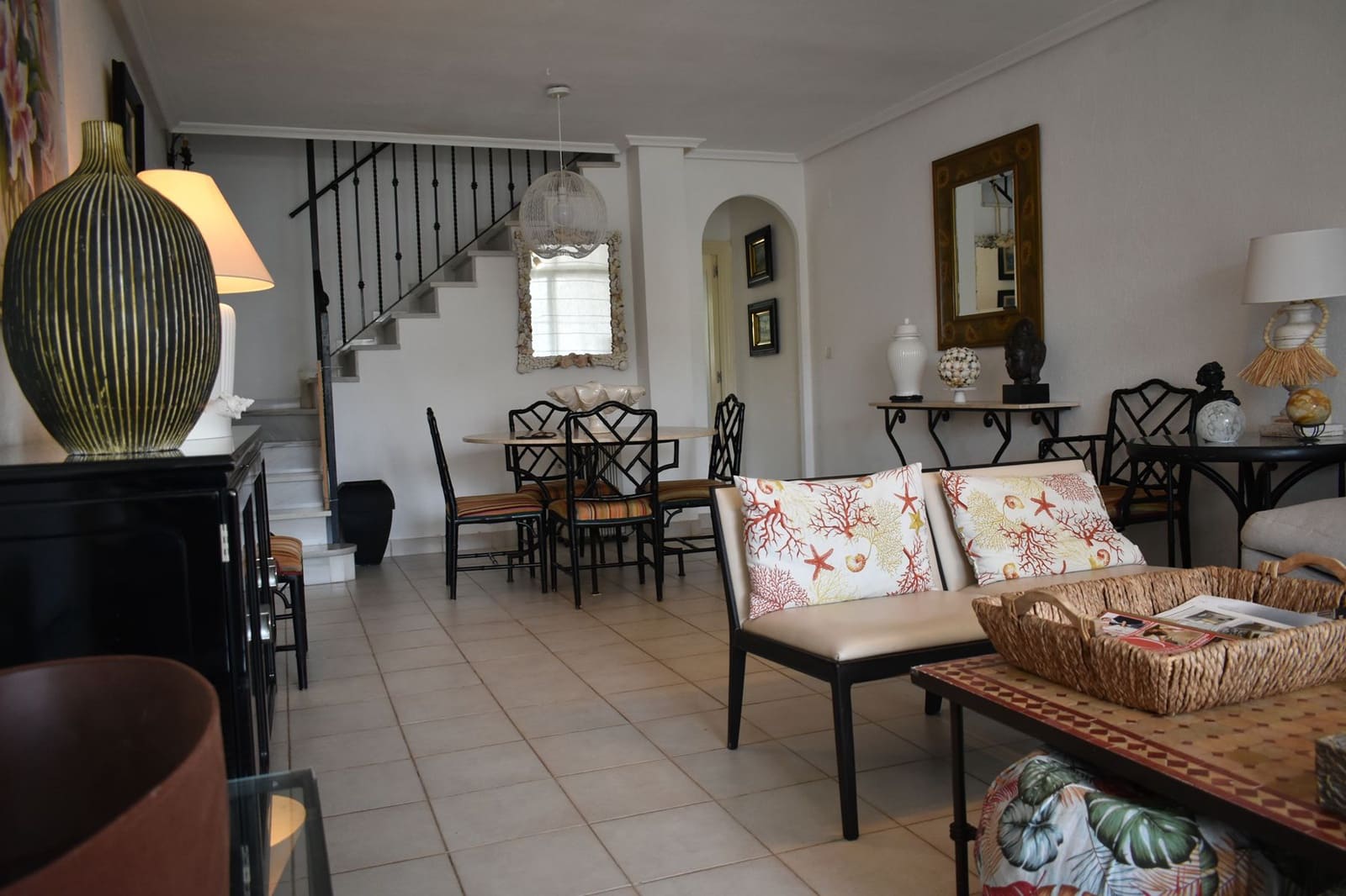 3 makuuhuone Huvila myytävänä paikassa Santa Pola mukana uima-altaan 
autotalli - 399 000 € (Ref: 8895392)