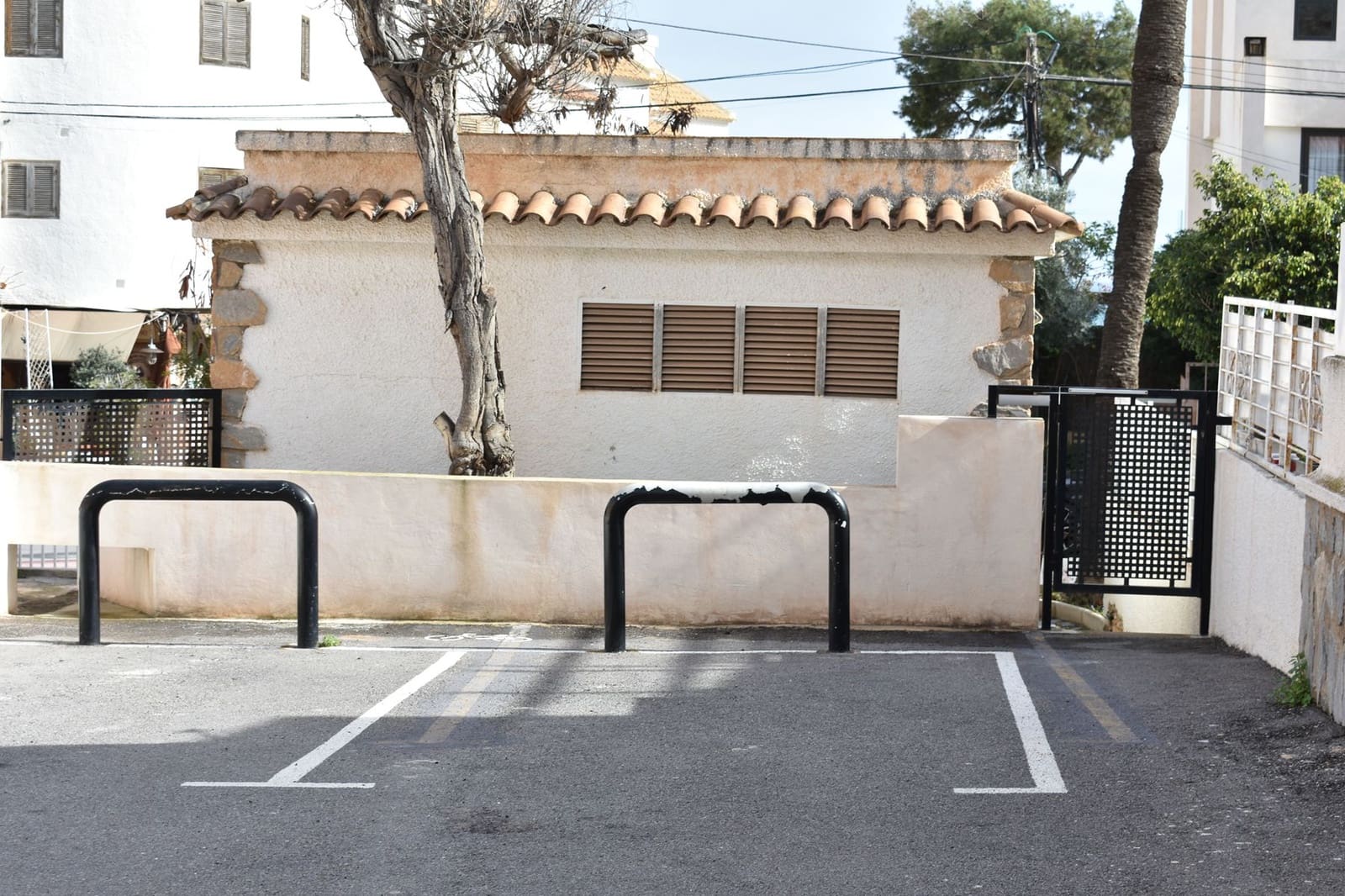 3 makuuhuone Huvila myytävänä paikassa Santa Pola mukana uima-altaan 
autotalli - 399 000 € (Ref: 8895392)