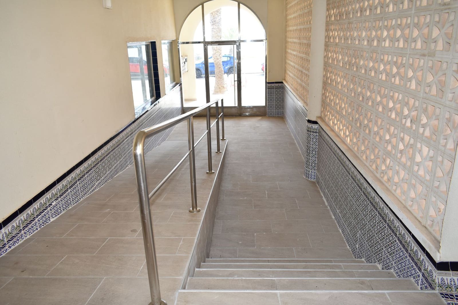 3 bedroom Apartment for sale in Arenales del Sol with pool garage - € 398,000 (Ref: 9016265)