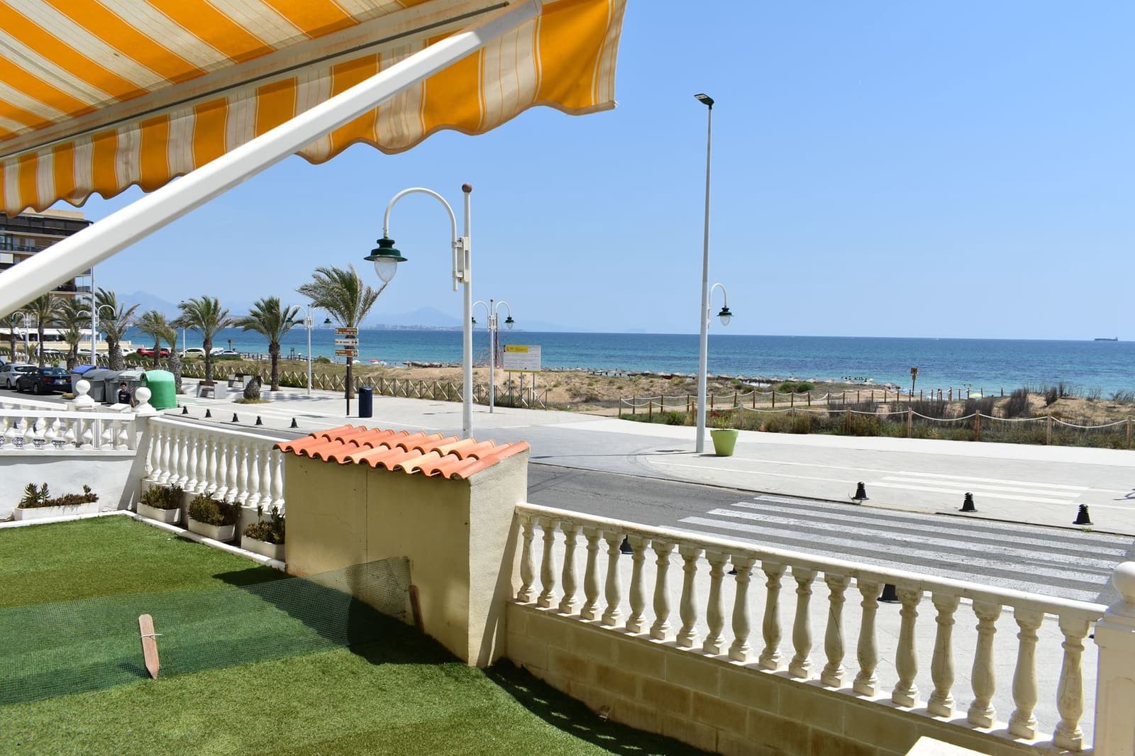 3 bedroom Apartment for sale in Arenales del Sol with pool garage - € 398,000 (Ref: 9016265)