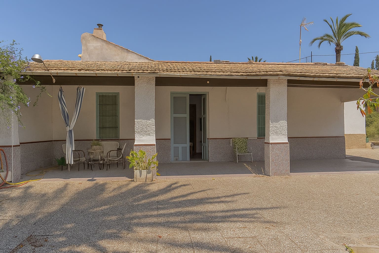 Grunde uden byggetilladelser til salg i Elche / Elx - € 415.000 (Ref: 9146487)