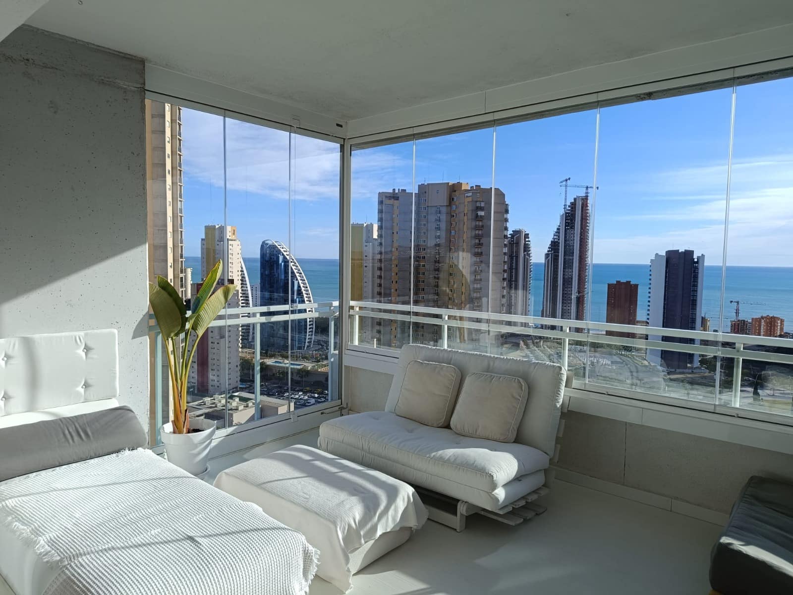 2 slaapkamer Appartement te koop in Benidorm met zwembad garage - € 380.000 (Ref: 9654233)