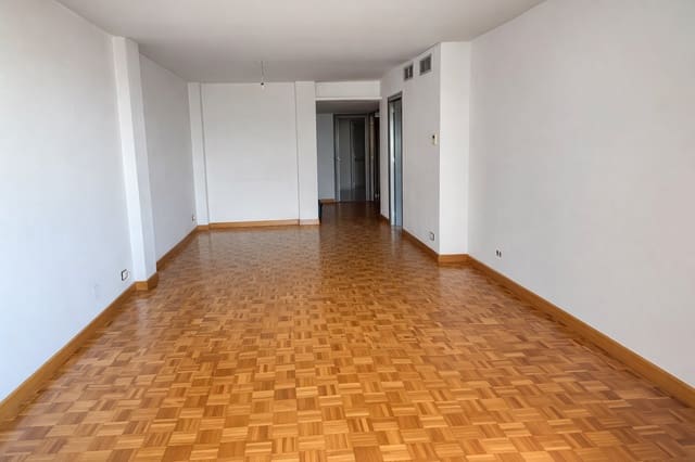 2 soverom Leilighet til salgs i Ensanche - Diputacion, Alicante by med garasje - € 680 000 (Ref: 9714154)