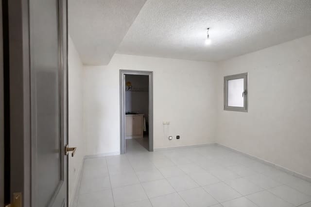 2 soverom Leilighet til salgs i Ensanche - Diputacion, Alicante by med garasje - € 680 000 (Ref: 9714154)