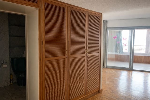 2 soverom Leilighet til salgs i Ensanche - Diputacion, Alicante by med garasje - € 680 000 (Ref: 9714154)