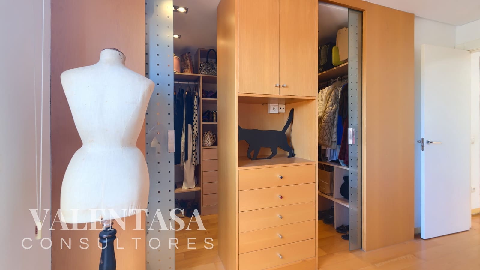 2 chambre Villa/Maison Mitoyenne à vendre à Chiva avec piscine garage - 257 000 € (Ref: 9626494)