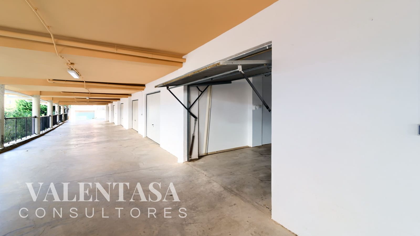 2 chambre Villa/Maison Mitoyenne à vendre à Chiva avec piscine garage - 257 000 € (Ref: 9626494)