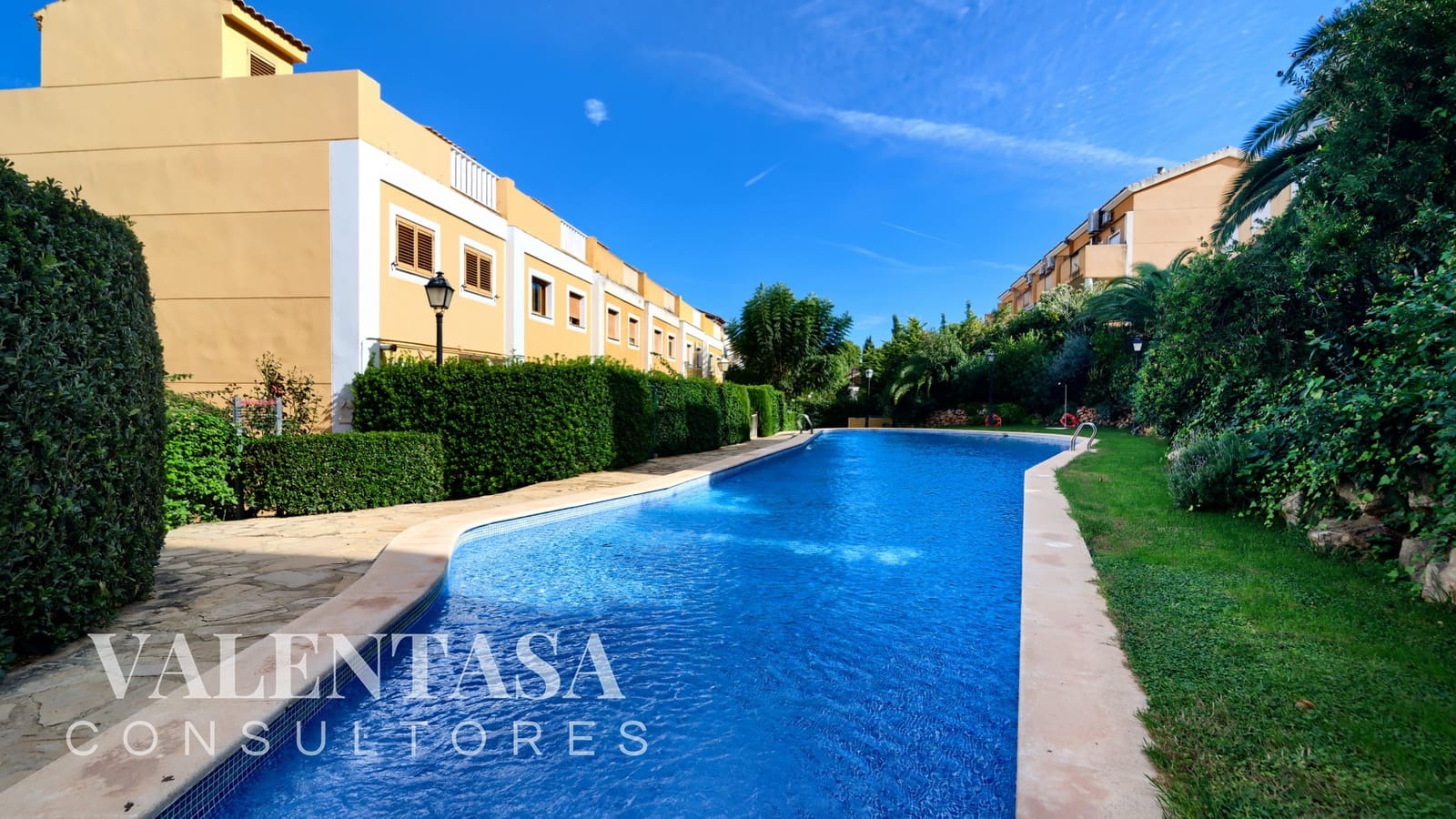 2 chambre Villa/Maison Mitoyenne à vendre à Chiva avec piscine garage - 257 000 € (Ref: 9626494)