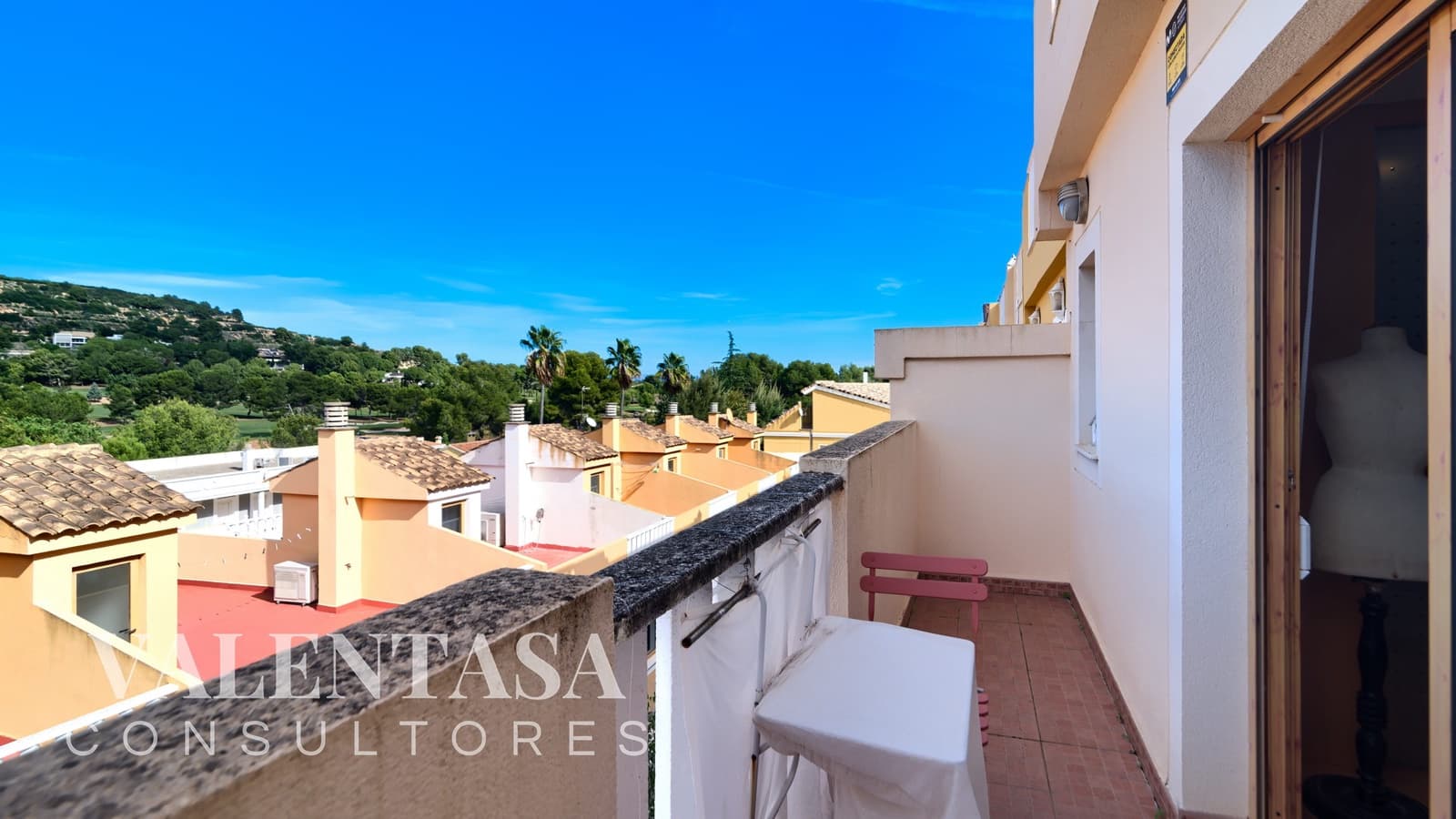 2 chambre Villa/Maison Mitoyenne à vendre à Chiva avec piscine garage - 257 000 € (Ref: 9626494)