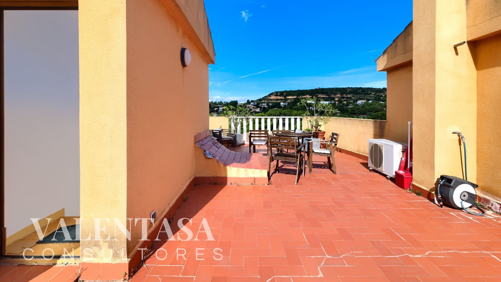 2 chambre Villa/Maison Mitoyenne à vendre à Chiva avec piscine garage - 257 000 € (Ref: 9626494)