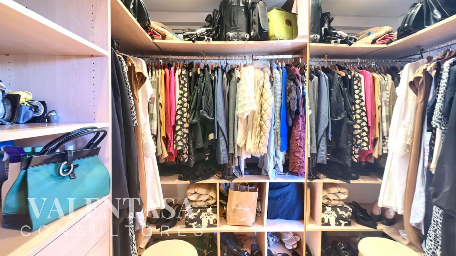 2 chambre Villa/Maison Mitoyenne à vendre à Chiva avec piscine garage - 257 000 € (Ref: 9626494)