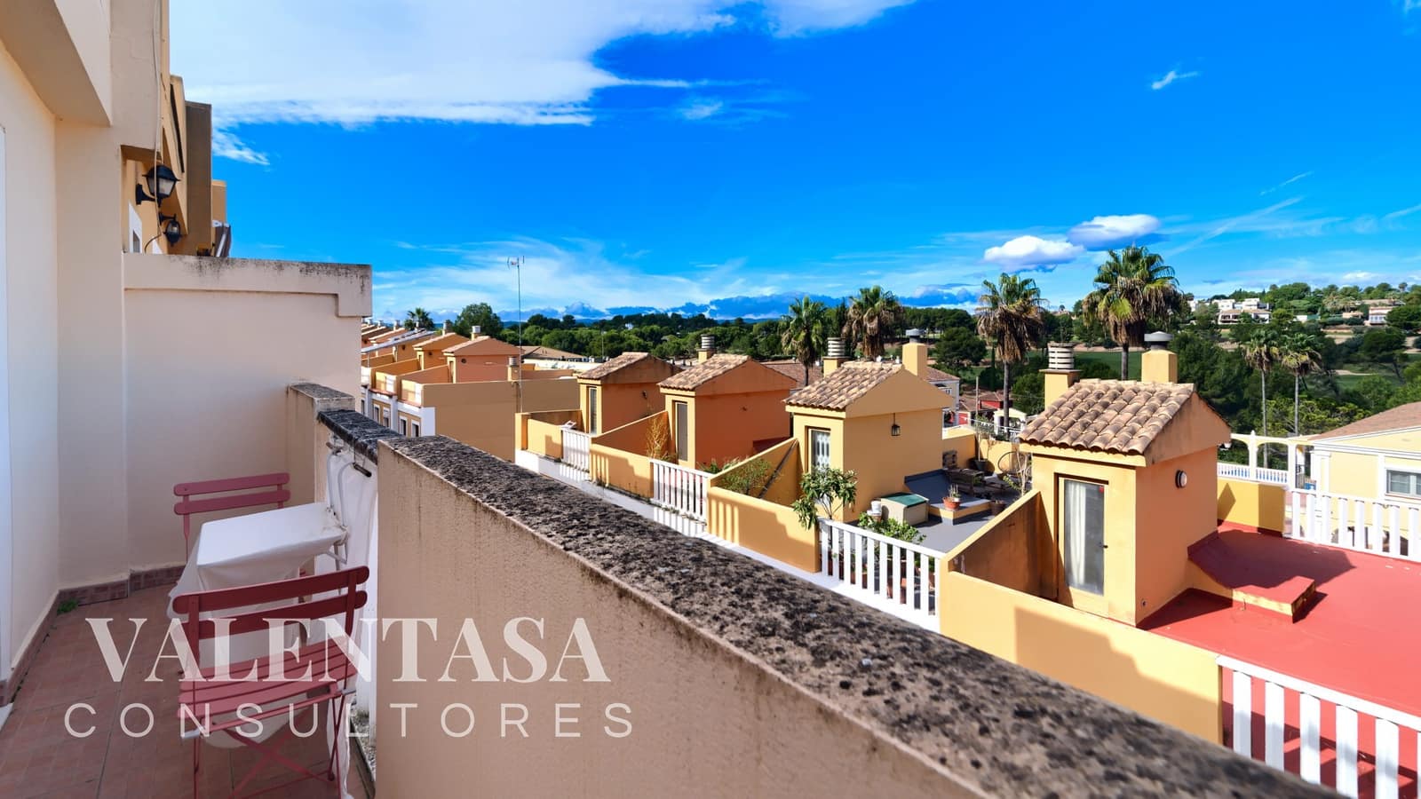 2 chambre Villa/Maison Mitoyenne à vendre à Chiva avec piscine garage - 257 000 € (Ref: 9626494)