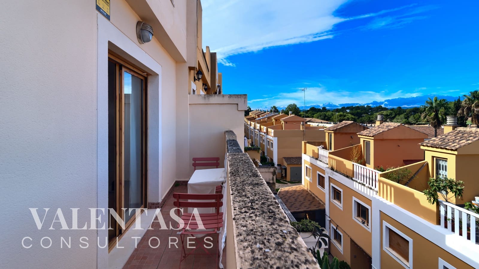 2 chambre Villa/Maison Mitoyenne à vendre à Chiva avec piscine garage - 257 000 € (Ref: 9626494)