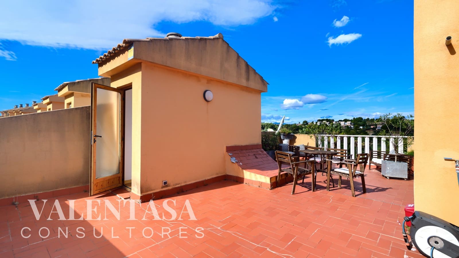 2 chambre Villa/Maison Mitoyenne à vendre à Chiva avec piscine garage - 257 000 € (Ref: 9626494)