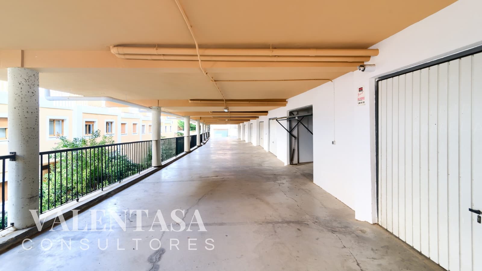 2 chambre Villa/Maison Mitoyenne à vendre à Chiva avec piscine garage - 257 000 € (Ref: 9626494)