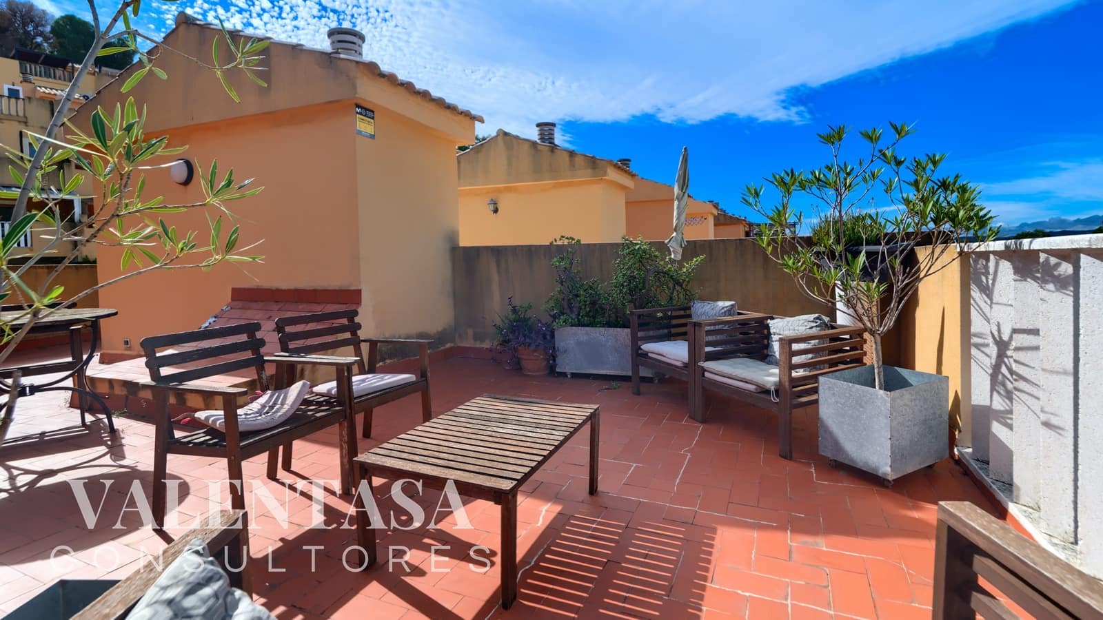 2 chambre Villa/Maison Mitoyenne à vendre à Chiva avec piscine garage - 257 000 € (Ref: 9626494)