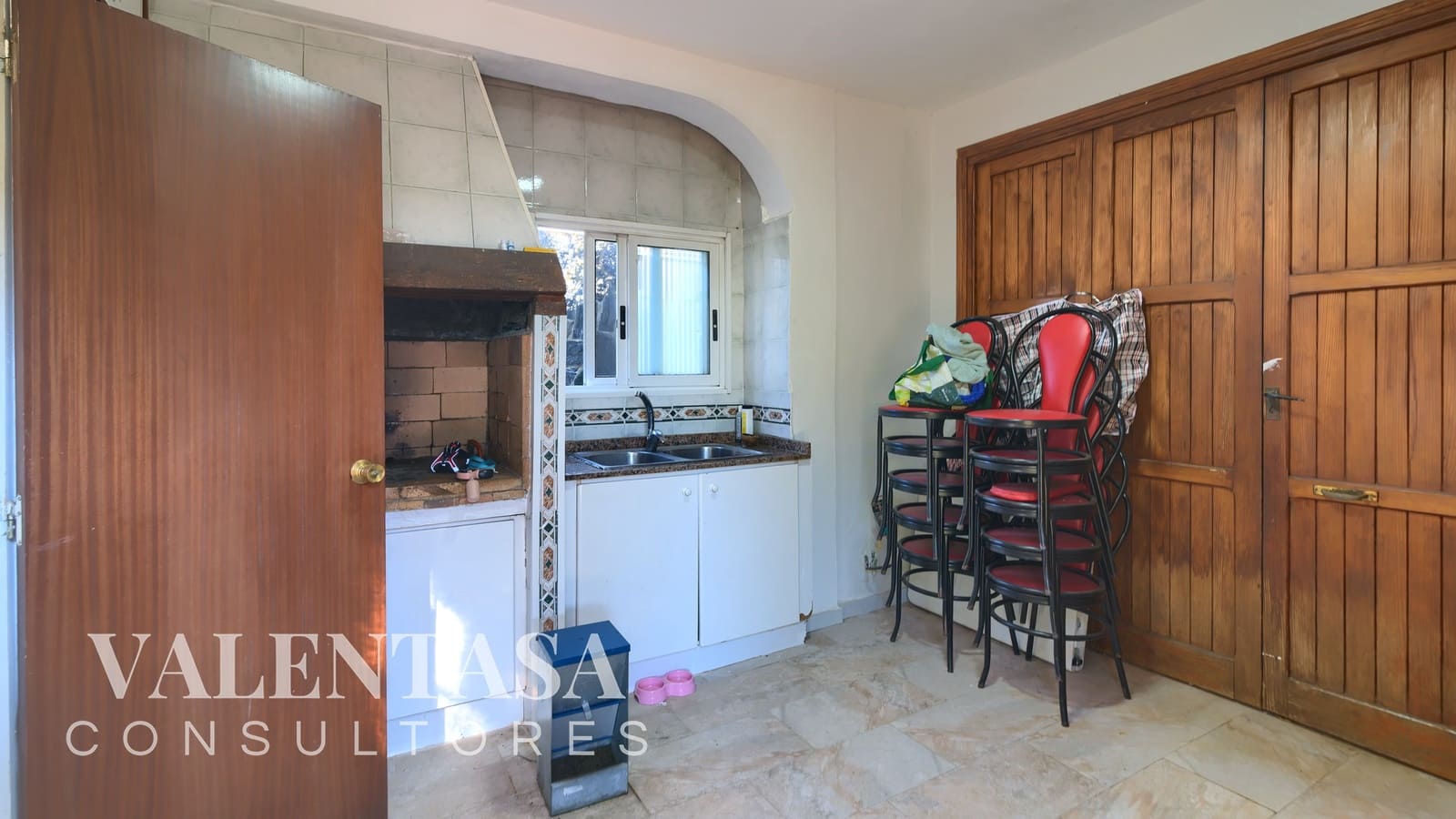 6 Zimmer Villa zu verkaufen in L'Eliana mit Pool Garage - 690.000 € (Ref: 9658086)