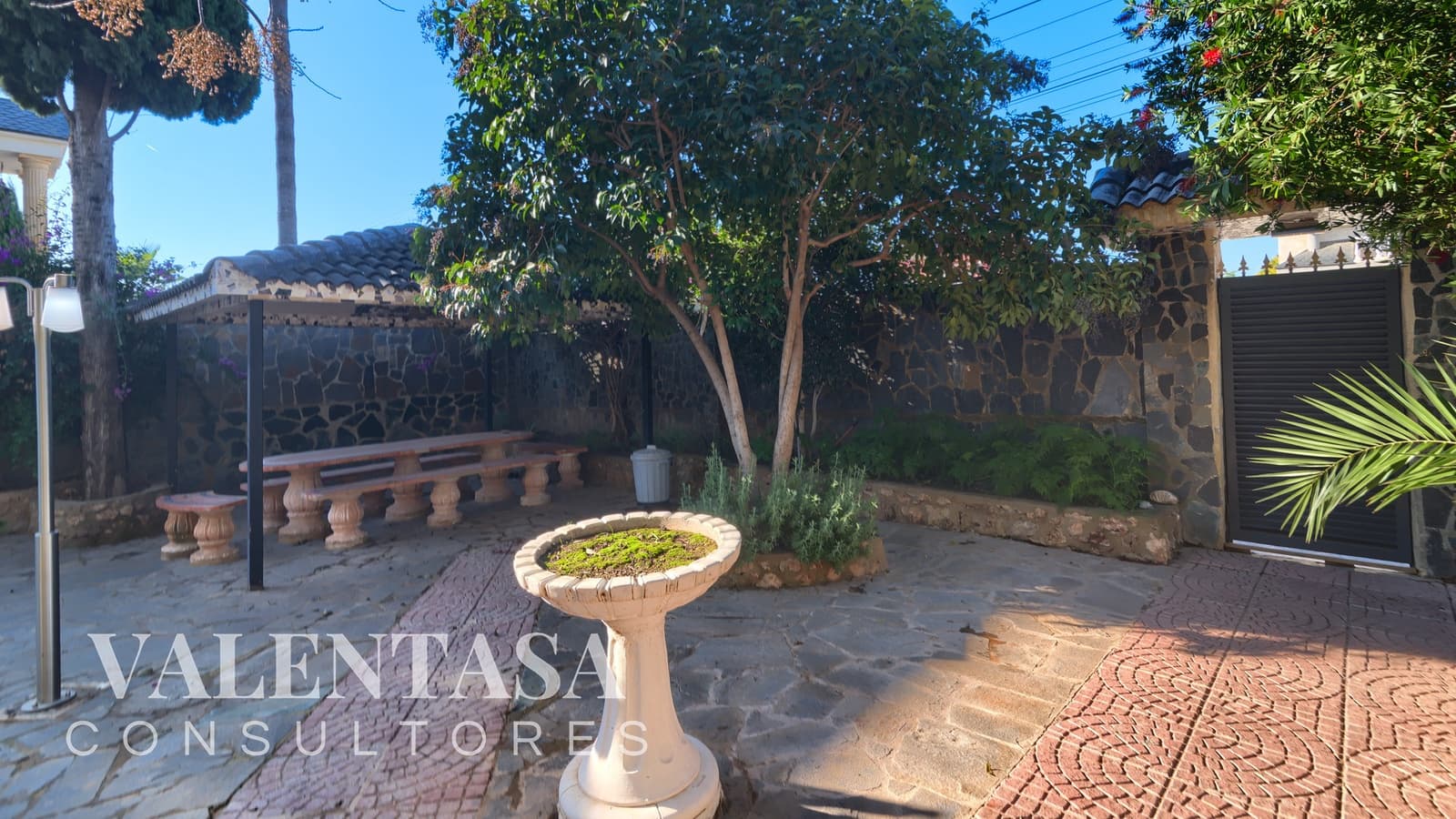 6 Zimmer Villa zu verkaufen in L'Eliana mit Pool Garage - 690.000 € (Ref: 9658086)