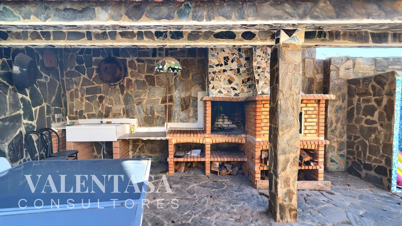 6 Zimmer Villa zu verkaufen in L'Eliana mit Pool Garage - 690.000 € (Ref: 9658086)