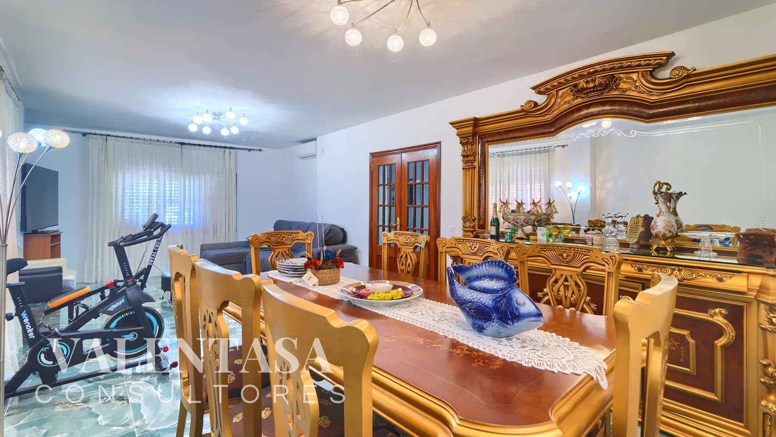 6 Zimmer Villa zu verkaufen in L'Eliana mit Pool Garage - 690.000 € (Ref: 9658086)