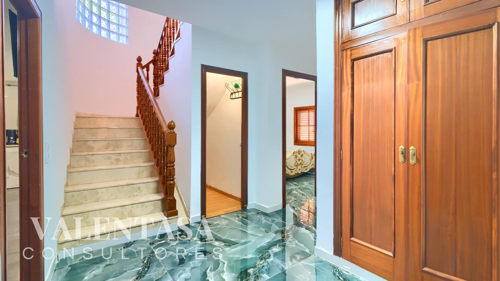 6 Zimmer Villa zu verkaufen in L'Eliana mit Pool Garage - 690.000 € (Ref: 9658086)