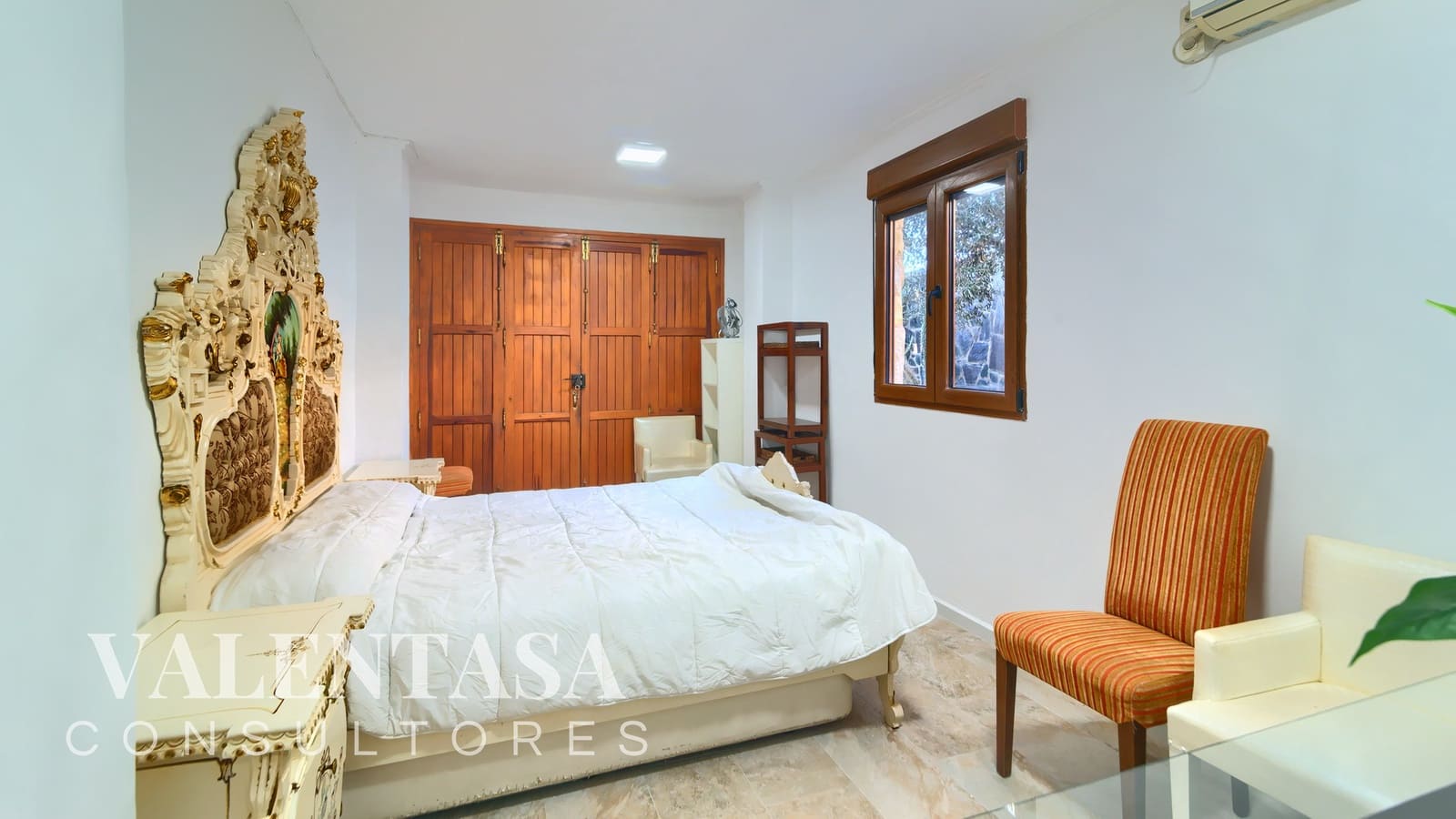 6 Zimmer Villa zu verkaufen in L'Eliana mit Pool Garage - 690.000 € (Ref: 9658086)