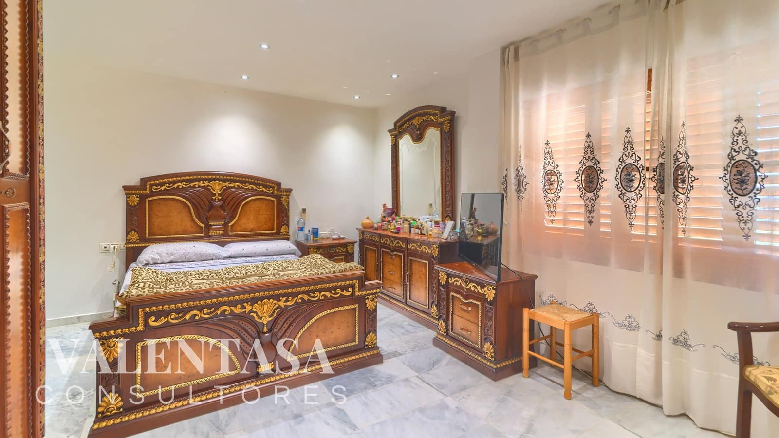 6 Zimmer Villa zu verkaufen in L'Eliana mit Pool Garage - 690.000 € (Ref: 9658086)