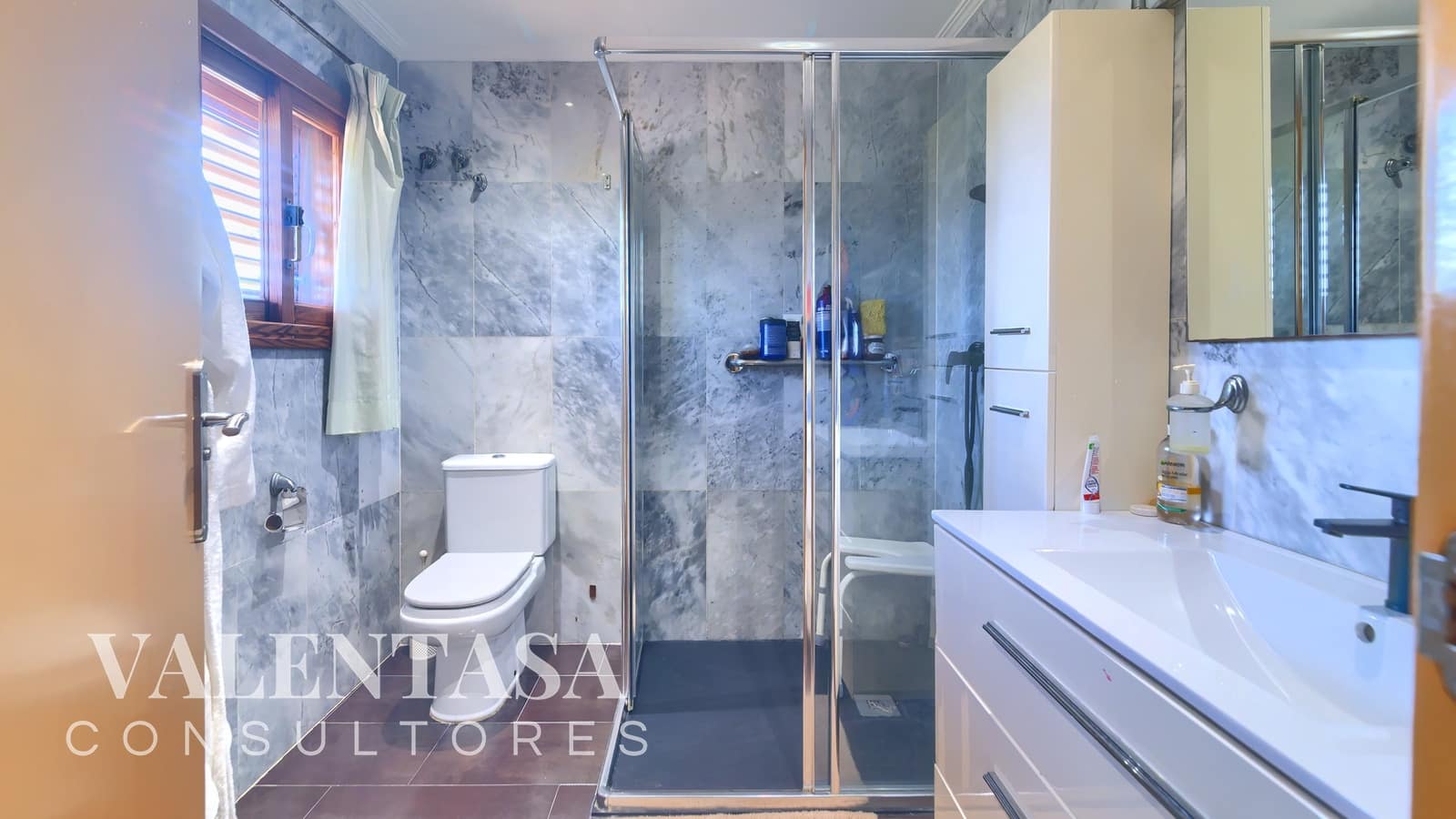 6 Zimmer Villa zu verkaufen in L'Eliana mit Pool Garage - 690.000 € (Ref: 9658086)