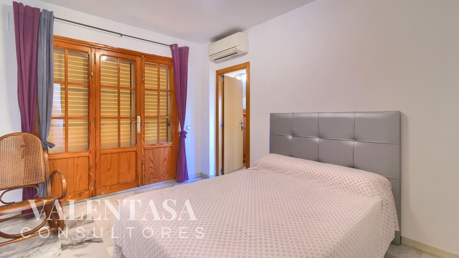 6 Zimmer Villa zu verkaufen in L'Eliana mit Pool Garage - 690.000 € (Ref: 9658086)