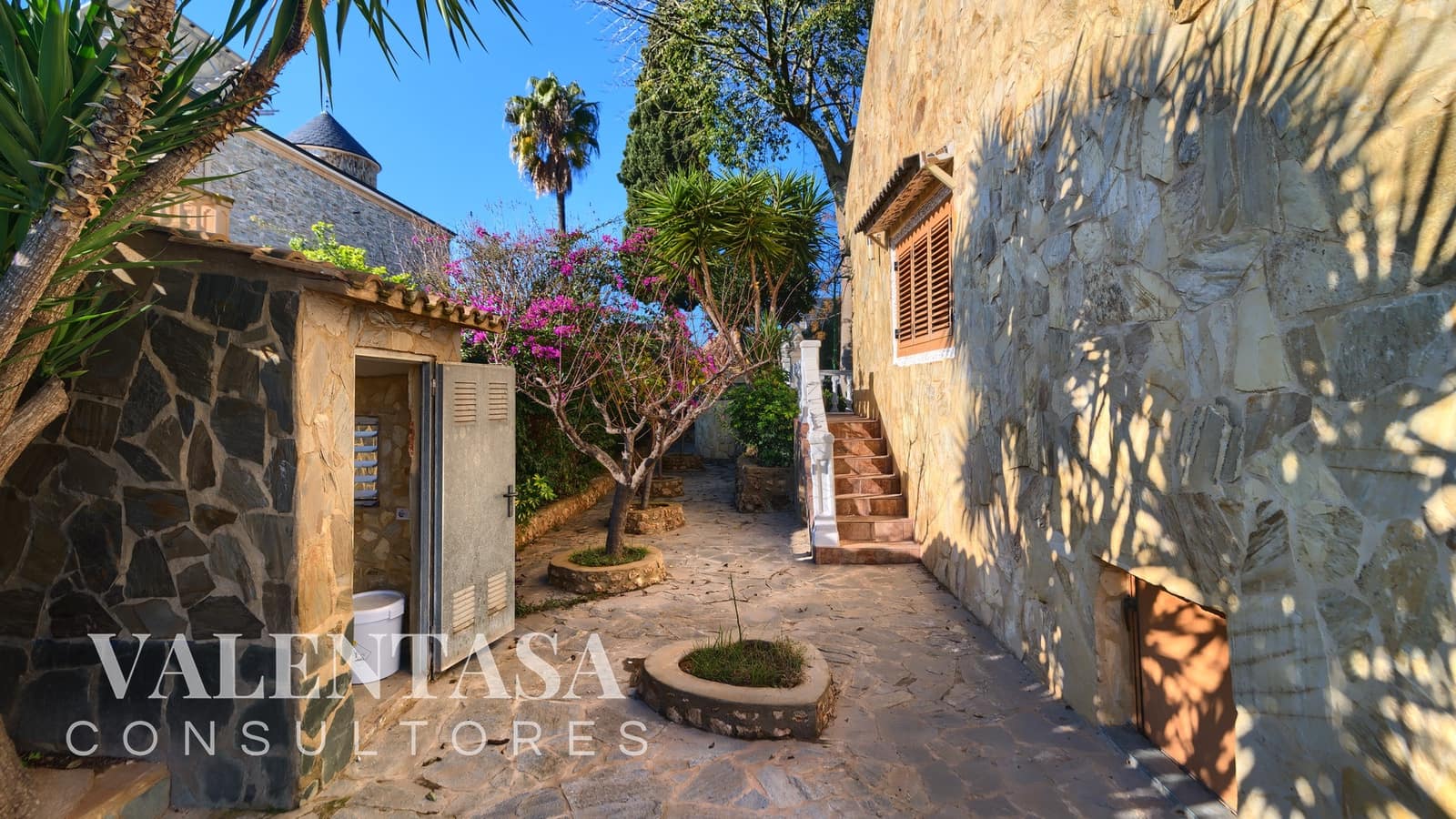 6 Zimmer Villa zu verkaufen in L'Eliana mit Pool Garage - 690.000 € (Ref: 9658086)