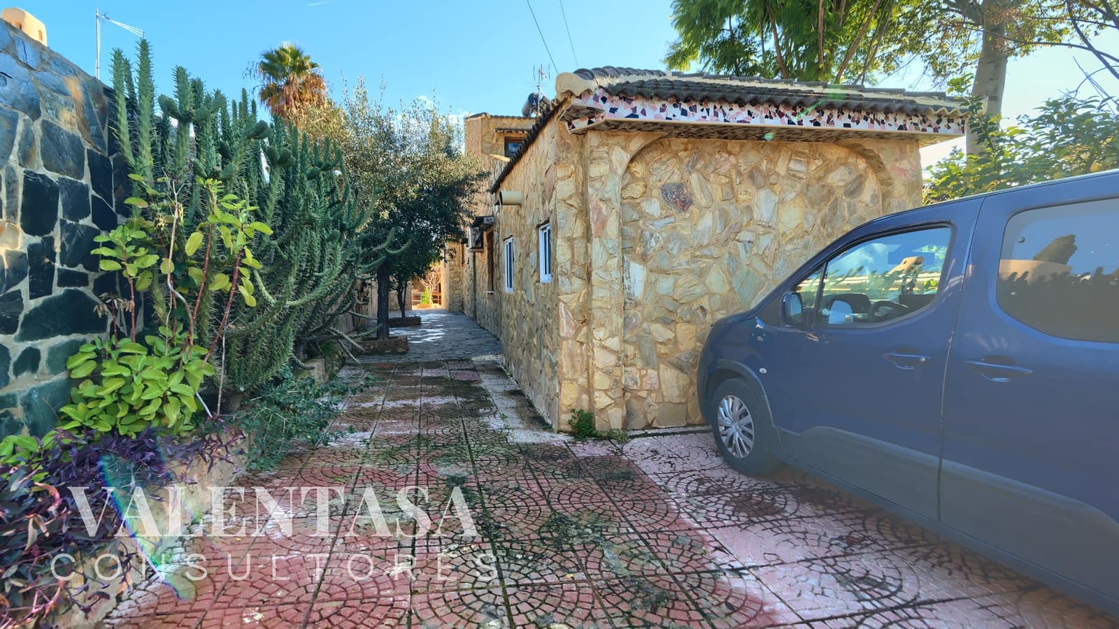 6 Zimmer Villa zu verkaufen in L'Eliana mit Pool Garage - 690.000 € (Ref: 9658086)