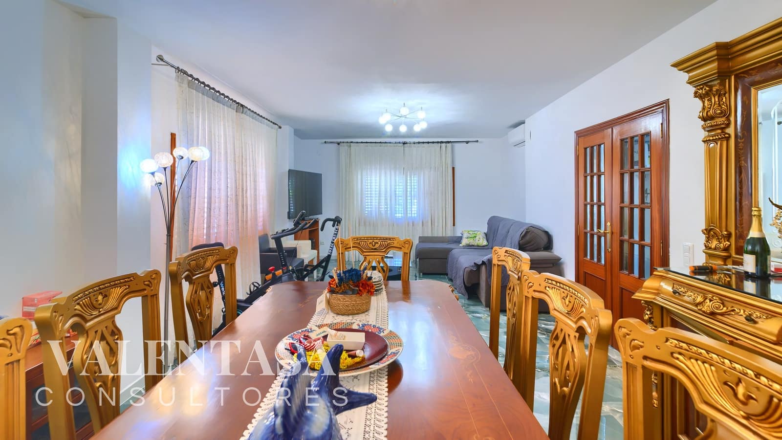 6 Zimmer Villa zu verkaufen in L'Eliana mit Pool Garage - 690.000 € (Ref: 9658086)